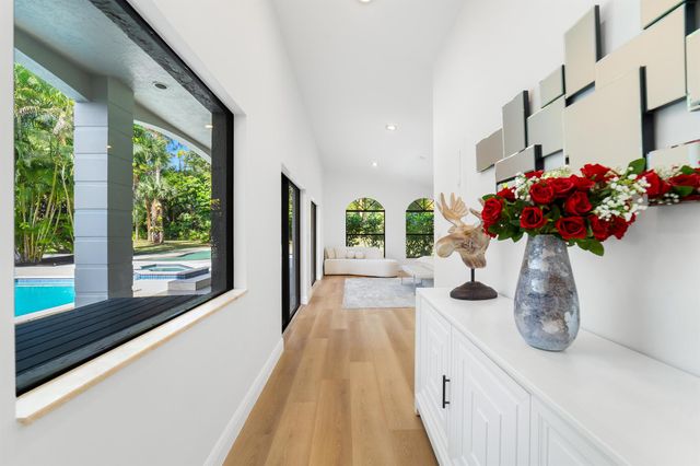 12677 Pineacre Lane, Wellington, FL 33414