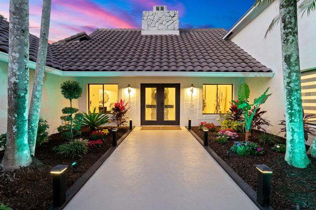 12677 Pineacre Lane, Wellington, FL 33414