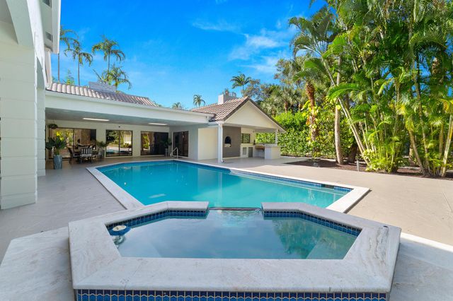 12677 Pineacre Lane, Wellington, FL 33414