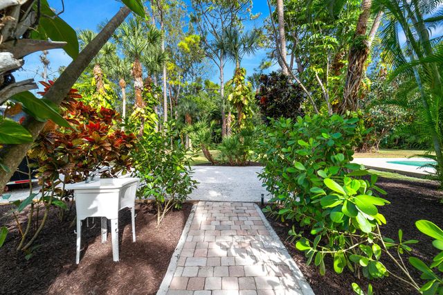 12677 Pineacre Lane, Wellington, FL 33414