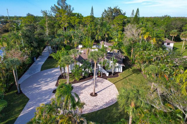 12677 Pineacre Lane, Wellington, FL 33414