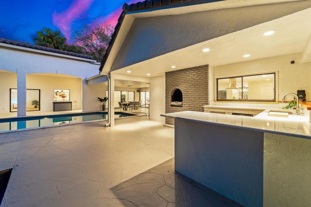 12677 Pineacre Lane, Wellington, FL 33414