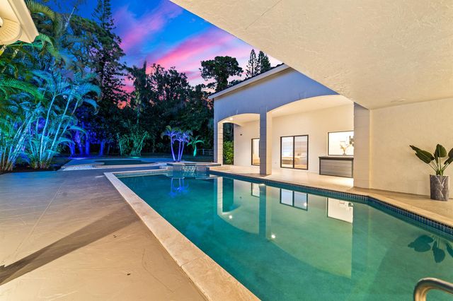 12677 Pineacre Lane, Wellington, FL 33414