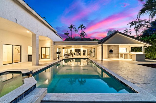 12677 Pineacre Lane, Wellington, FL 33414