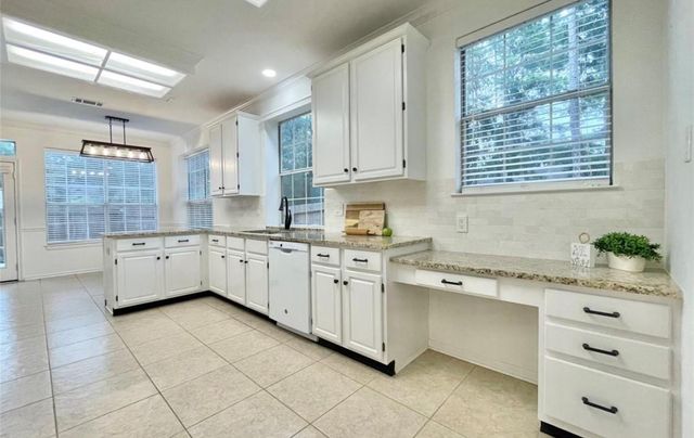 8 Greentwig Place, The Woodlands, TX 77381