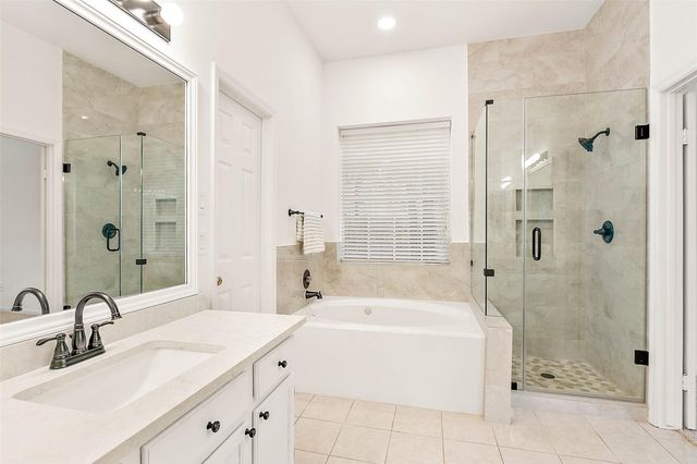 8 Greentwig Place, The Woodlands, TX 77381
