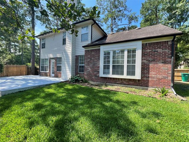 8 Greentwig Place, The Woodlands, TX 77381