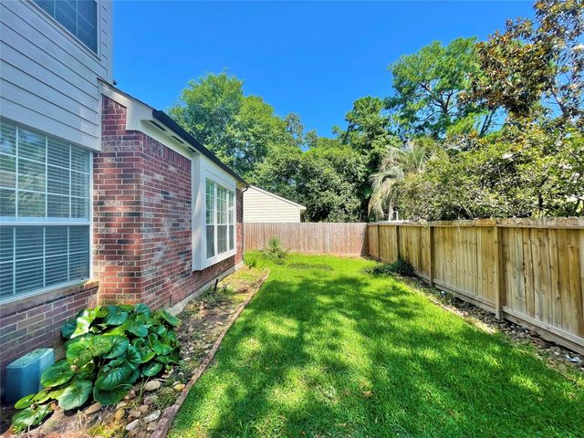8 Greentwig Place, The Woodlands, TX 77381