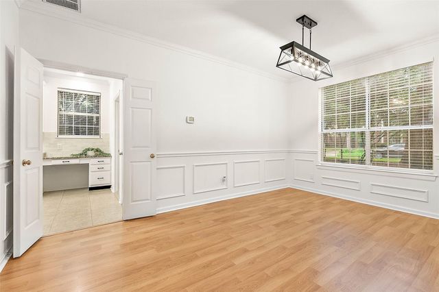 8 Greentwig Place, The Woodlands, TX 77381