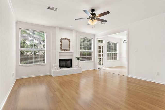 8 Greentwig Place, The Woodlands, TX 77381