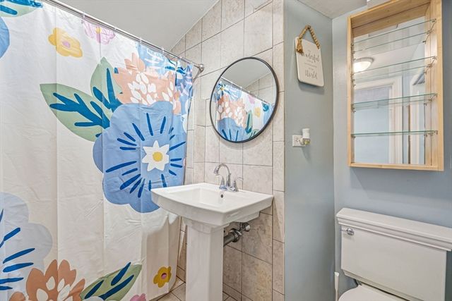 20 Bell St, Quincy, MA 02169