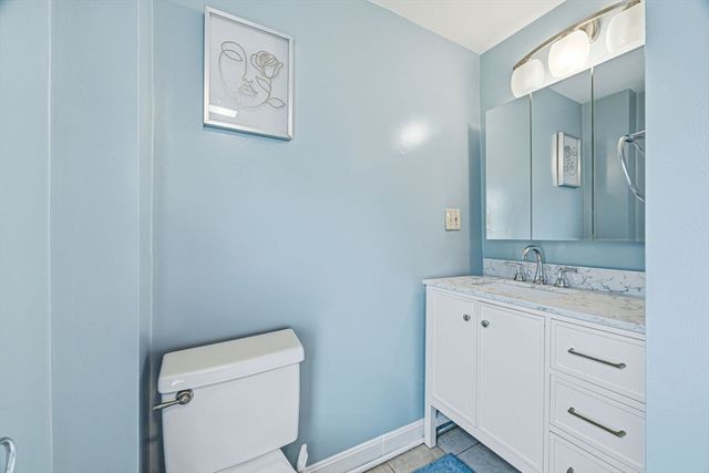 20 Bell St, Quincy, MA 02169