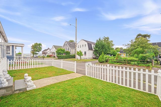 20 Bell St, Quincy, MA 02169