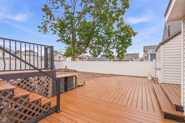 20 Bell St, Quincy, MA 02169