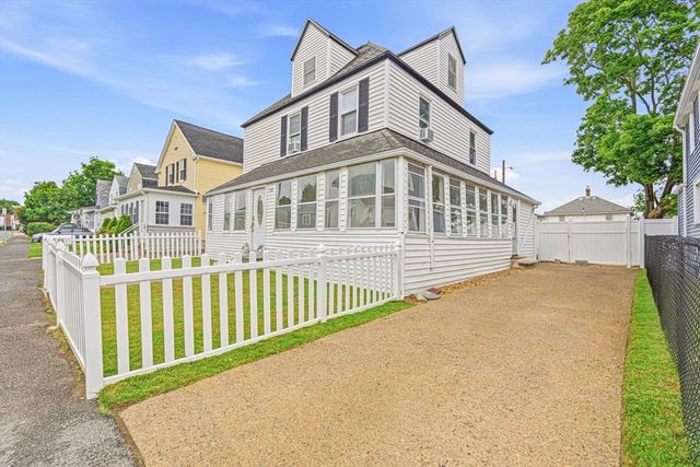20 Bell St, Quincy, MA 02169