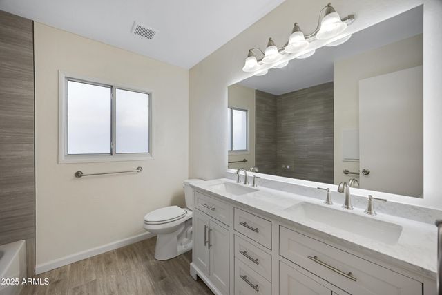 5032 W MORTEN Avenue, Glendale, AZ 85301