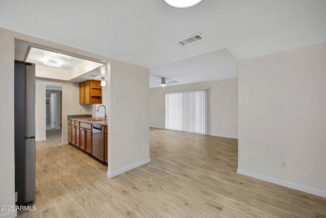 5032 W MORTEN Avenue, Glendale, AZ 85301