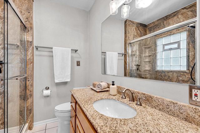 4632 N Bartlett AVENUE, Whitefish Bay, WI 53211