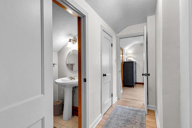 4632 N Bartlett AVENUE, Whitefish Bay, WI 53211