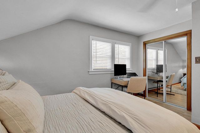 4632 N Bartlett AVENUE, Whitefish Bay, WI 53211