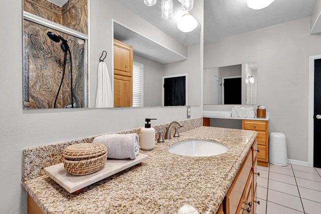 4632 N Bartlett AVENUE, Whitefish Bay, WI 53211