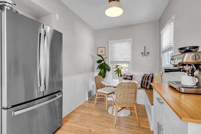 4632 N Bartlett AVENUE, Whitefish Bay, WI 53211