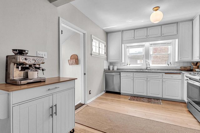 4632 N Bartlett AVENUE, Whitefish Bay, WI 53211