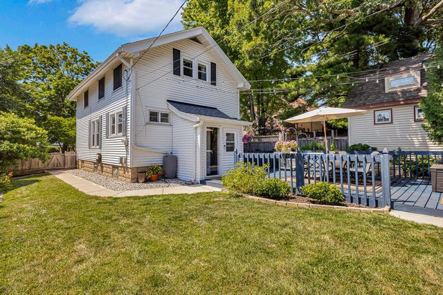 4632 N Bartlett AVENUE, Whitefish Bay, WI 53211
