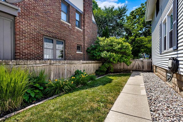 4632 N Bartlett AVENUE, Whitefish Bay, WI 53211
