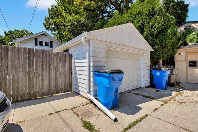 4632 N Bartlett AVENUE, Whitefish Bay, WI 53211