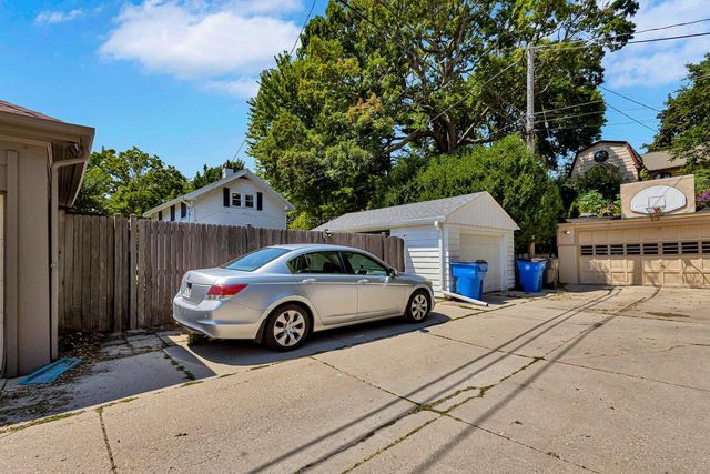 4632 N Bartlett AVENUE, Whitefish Bay, WI 53211