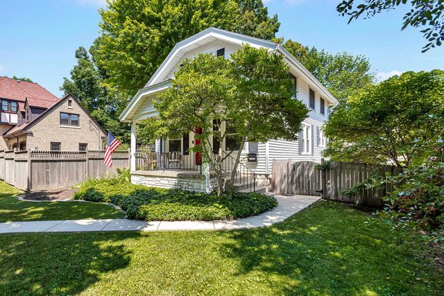 4632 N Bartlett AVENUE, Whitefish Bay, WI 53211