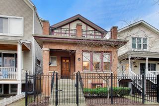3033 N Leavitt Street, Chicago, IL 60618