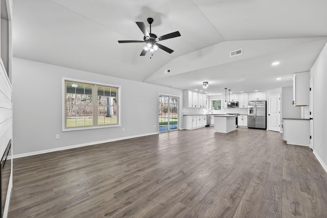 1611 Elderberry Street SE, Demotte, IN 46310