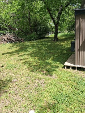 701 W Colorado Street, Groesbeck, TX 76642