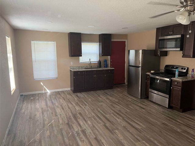 701 W Colorado Street, Groesbeck, TX 76642