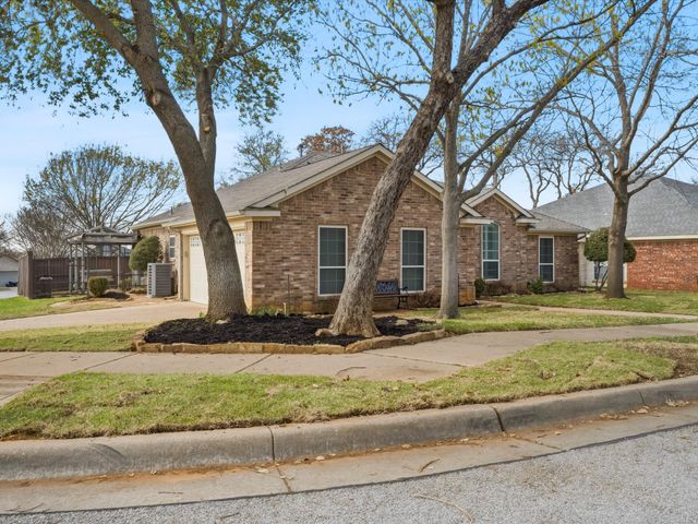 5602 Bright Star Trail, Arlington, TX 76017