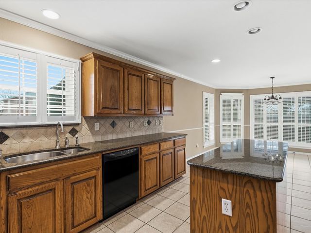 5602 Bright Star Trail, Arlington, TX 76017