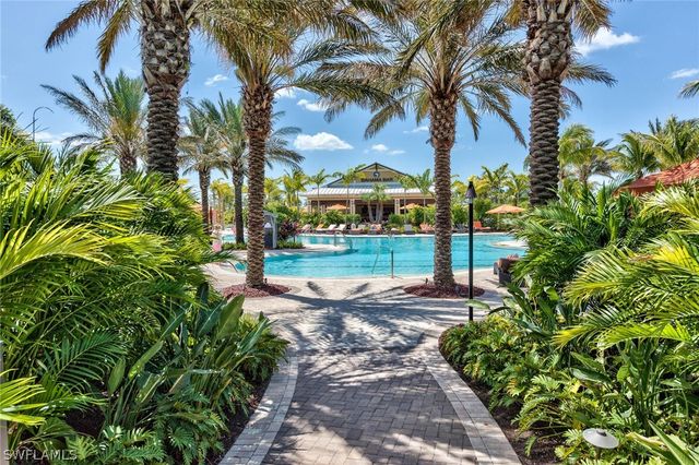 9377 Pocida CT 204, Naples, FL 34119