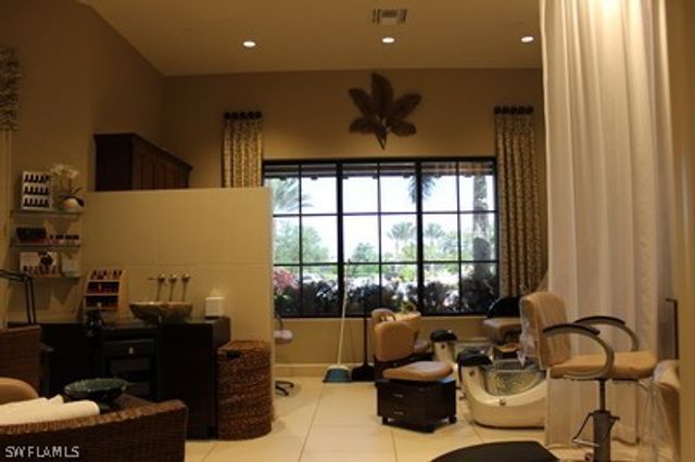 9377 Pocida CT 204, Naples, FL 34119