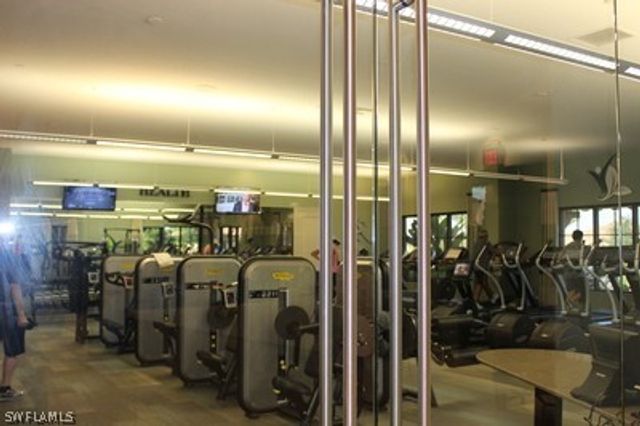 9377 Pocida CT 204, Naples, FL 34119