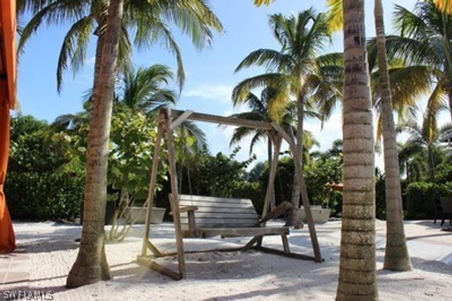 9377 Pocida CT 204, Naples, FL 34119