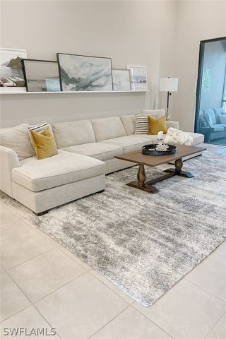 9377 Pocida CT 204, Naples, FL 34119