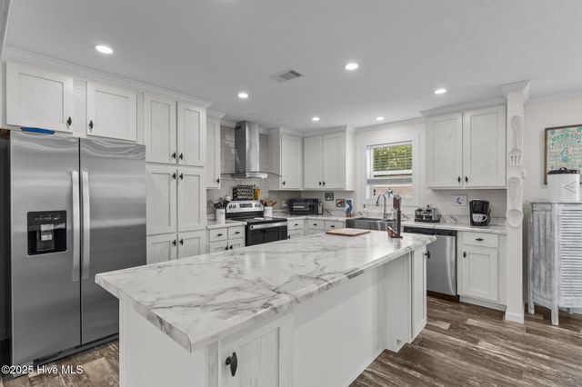 2192 W Tanglewood Drive SW, Supply, NC 28462