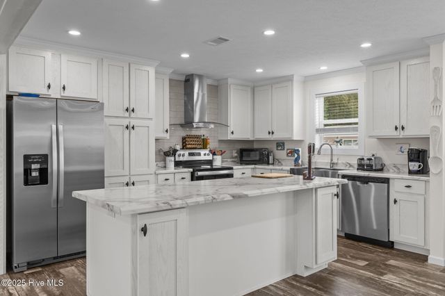 2192 W Tanglewood Drive SW, Supply, NC 28462