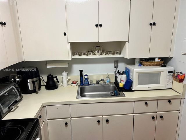 5501 SW 77th Court 102C, Miami, FL 33155
