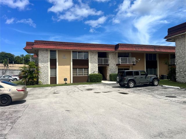 5501 SW 77th Court 102C, Miami, FL 33155