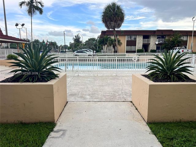 5501 SW 77th Court 102C, Miami, FL 33155