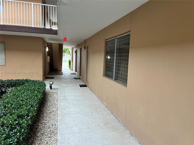 5501 SW 77th Court 102C, Miami, FL 33155