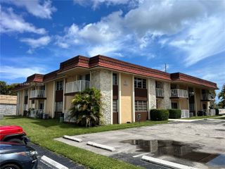 5501 SW 77th Court 102C, Miami, FL 33155